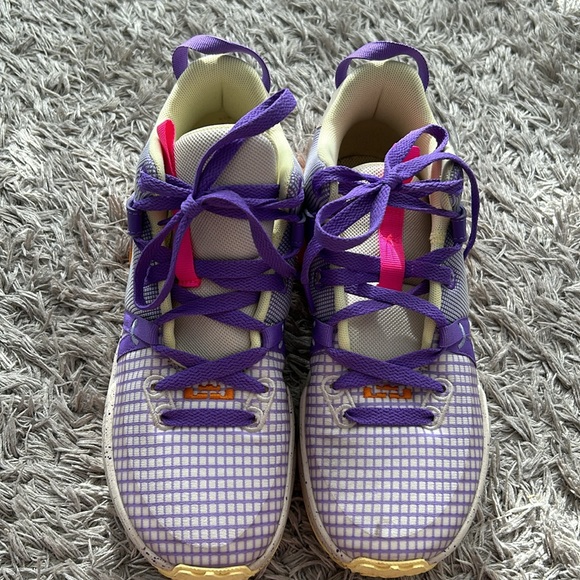 Nike Lebron - Picture 2 of 4